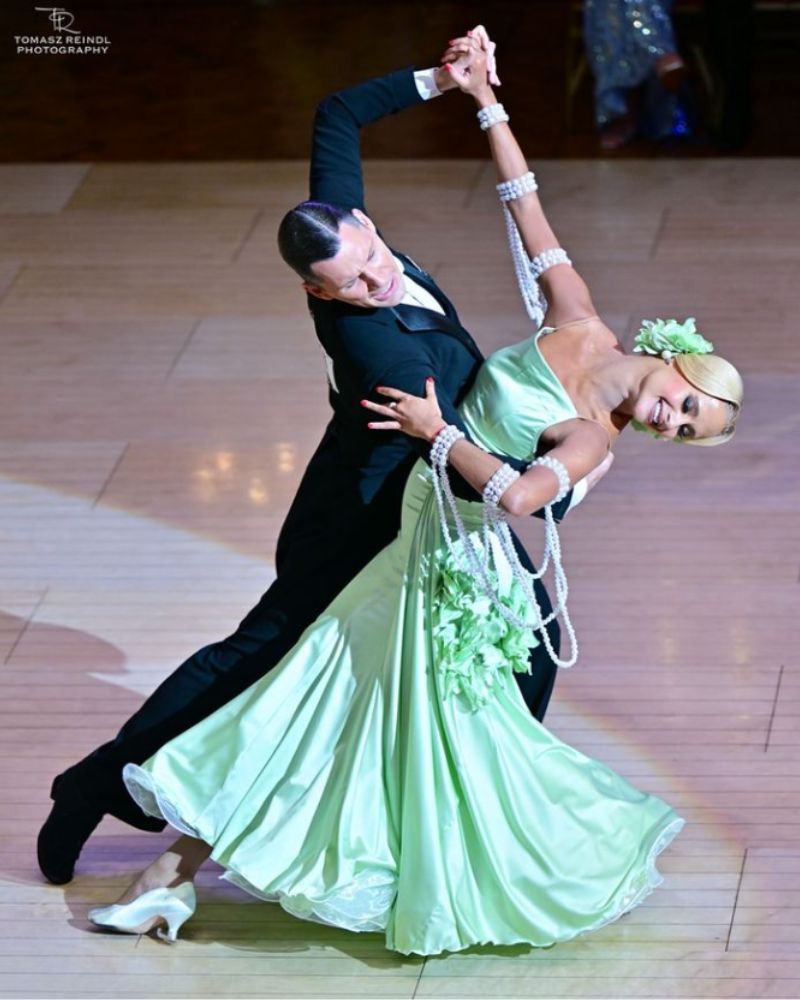 Valeria Agikyan and Dusan Dragovic on the competition floor