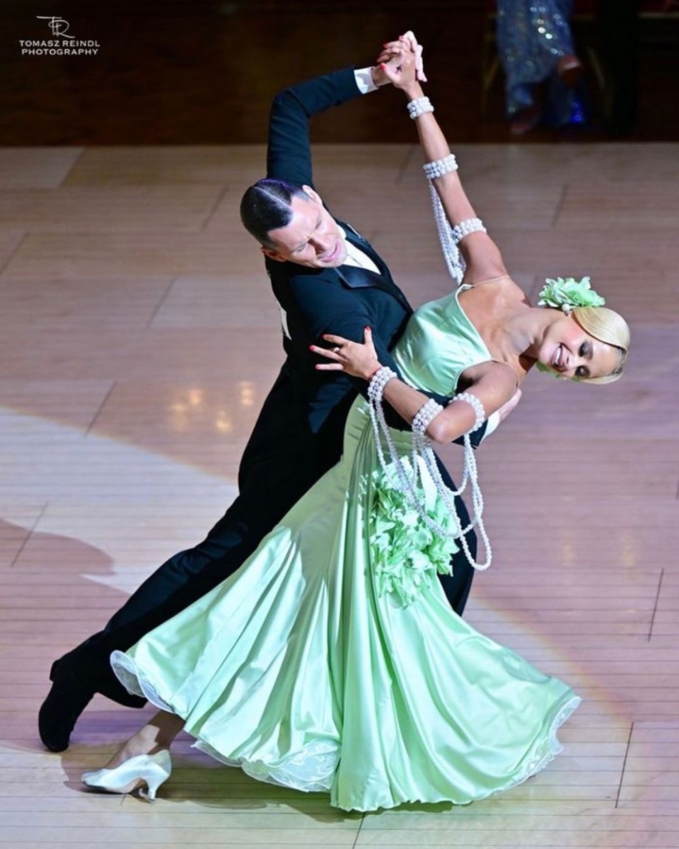 Valeria Agikyan and Dusan Dragovic on the competition floor